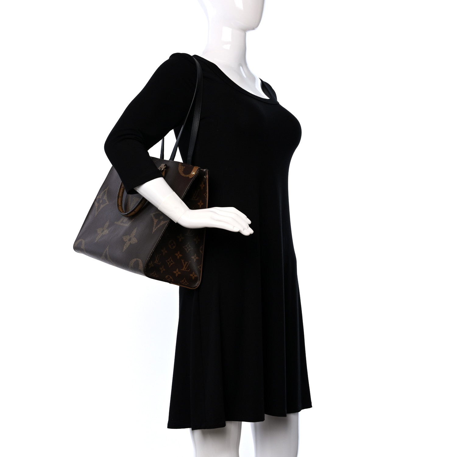Louis Vuitton Reverse Monogram Giant Onthego MM 2 of 8