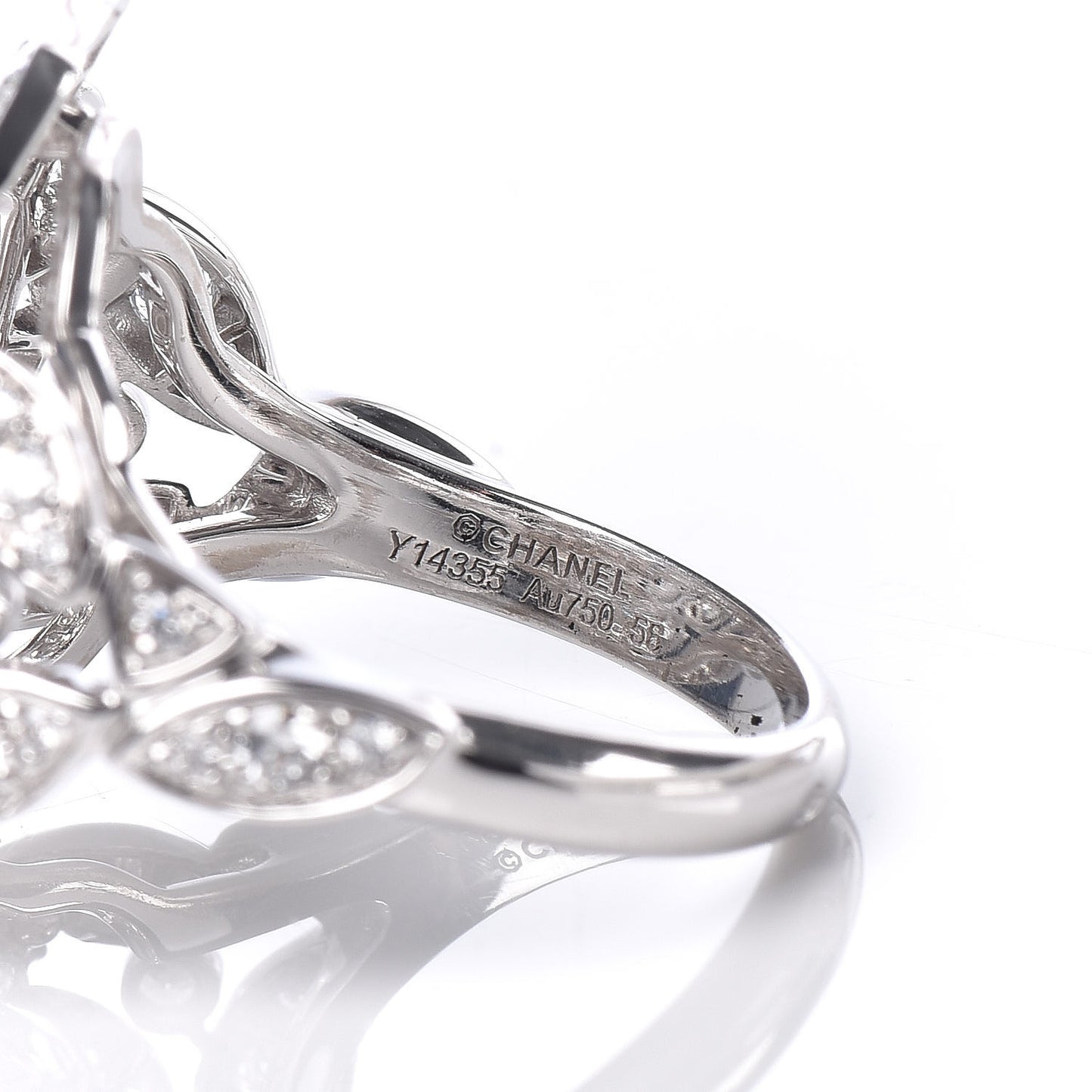 18K White Gold Diamond Bouton de Camélia Ring 56 7.5