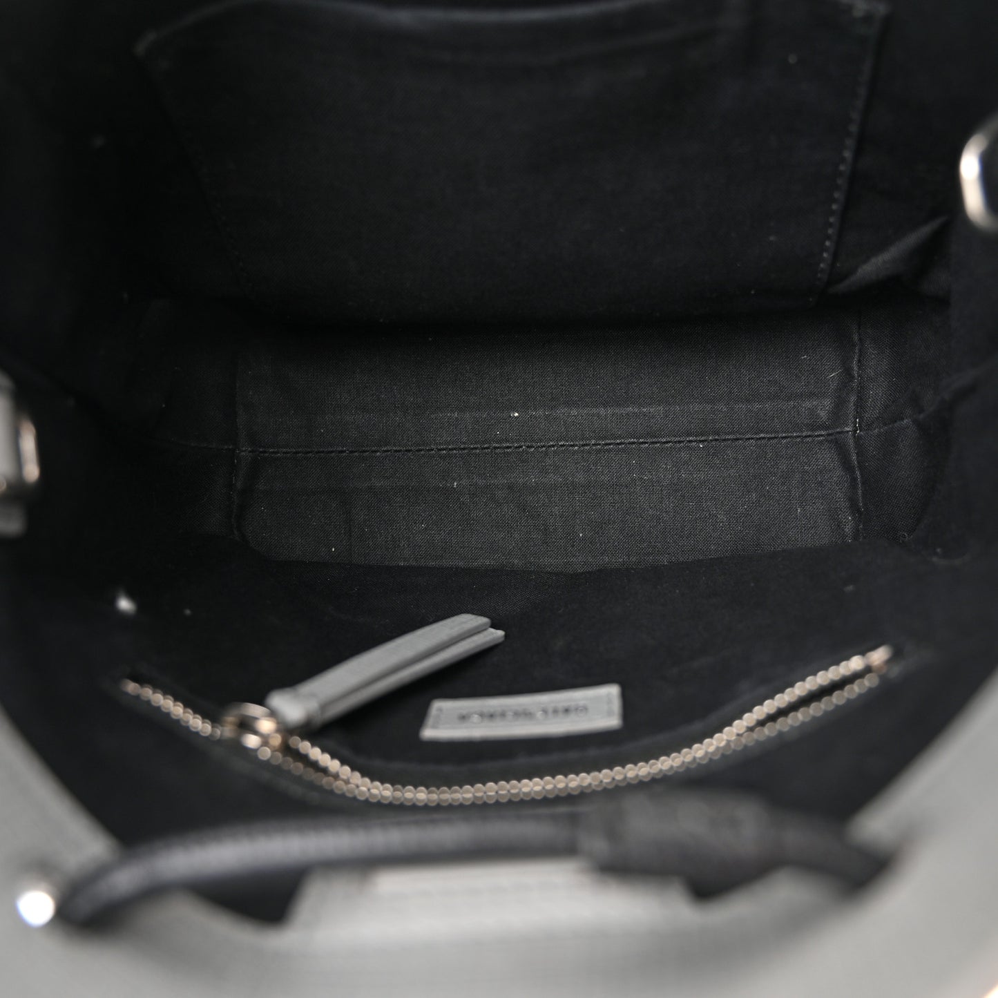 Calfskin Logo XXS Shopping Tote Gris Fossile