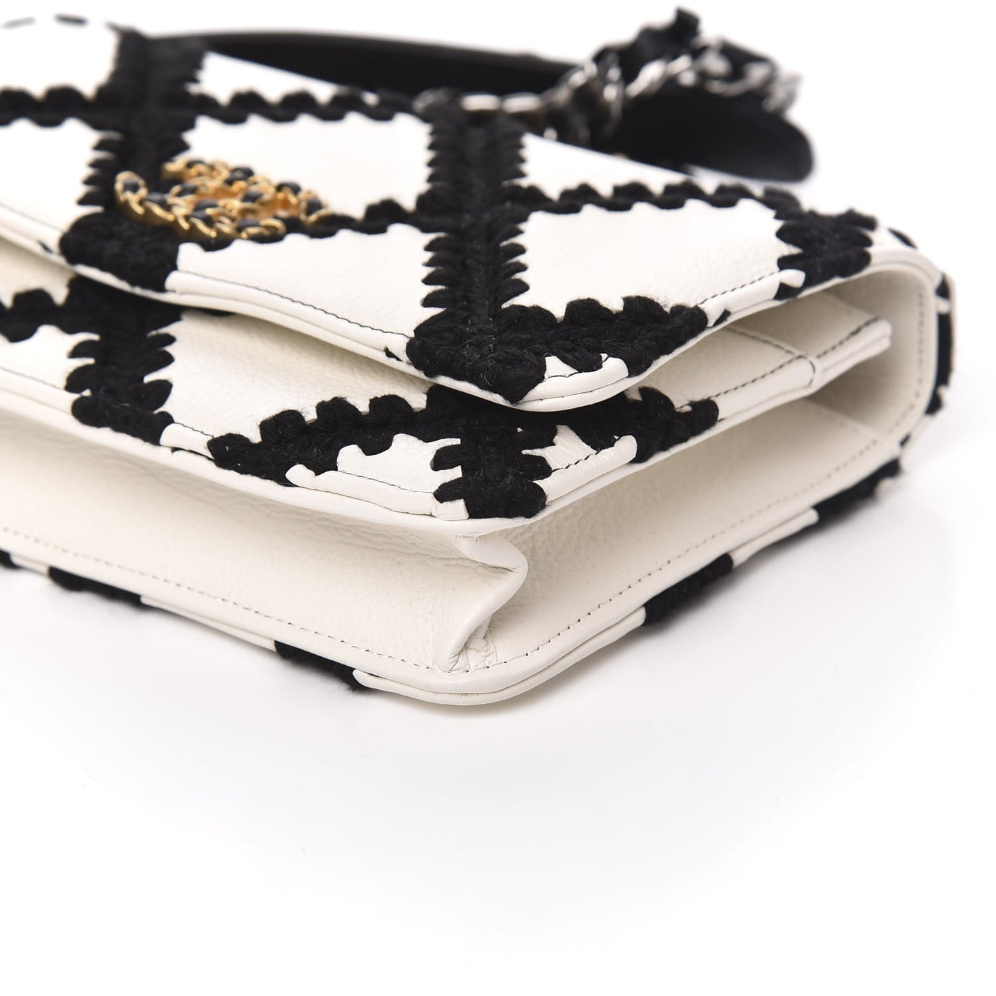 Calfskin Crochet 19 Wallet On Chain WOC White Black