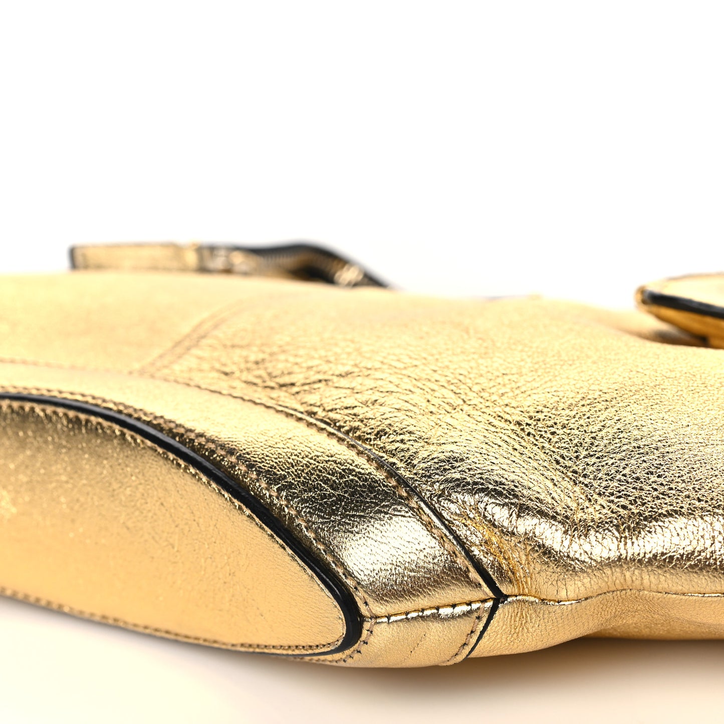 Metallic Crackled Lambskin De Manta Clutch Gold