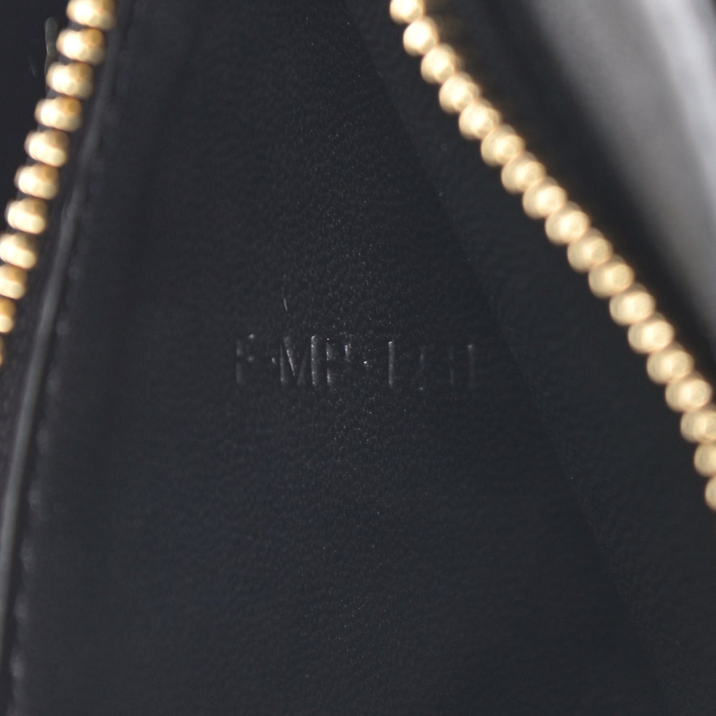 Box Calfskin Medium Classic Box Flap Bag Black