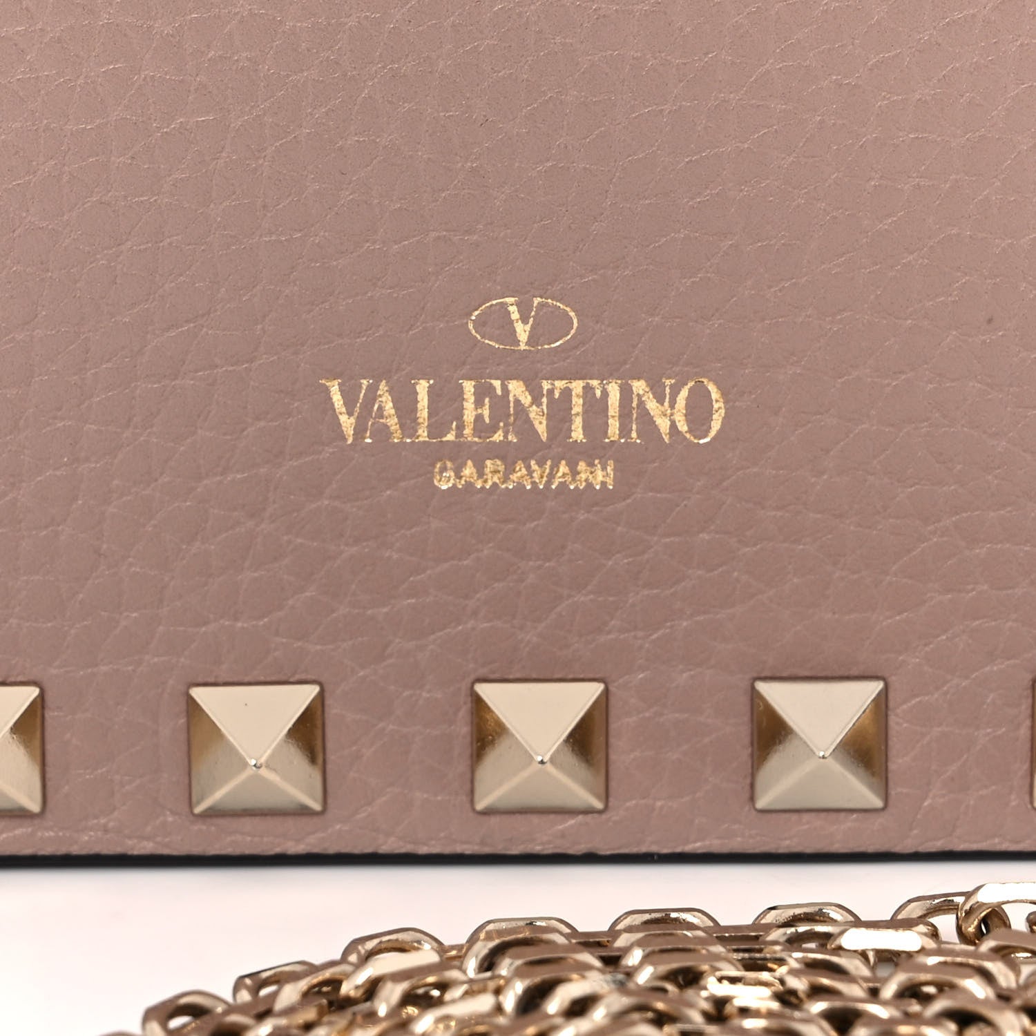 Valentino Garavani Pebbled Calfskin Rockstud Envelope Wallet on Chain Poudre 9 of 11