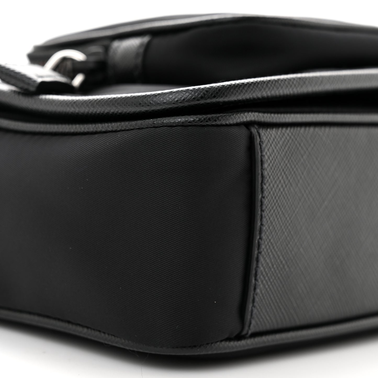 Tessuto Nylon Saffiano Re-Edition 2005 Shoulder Bag Black