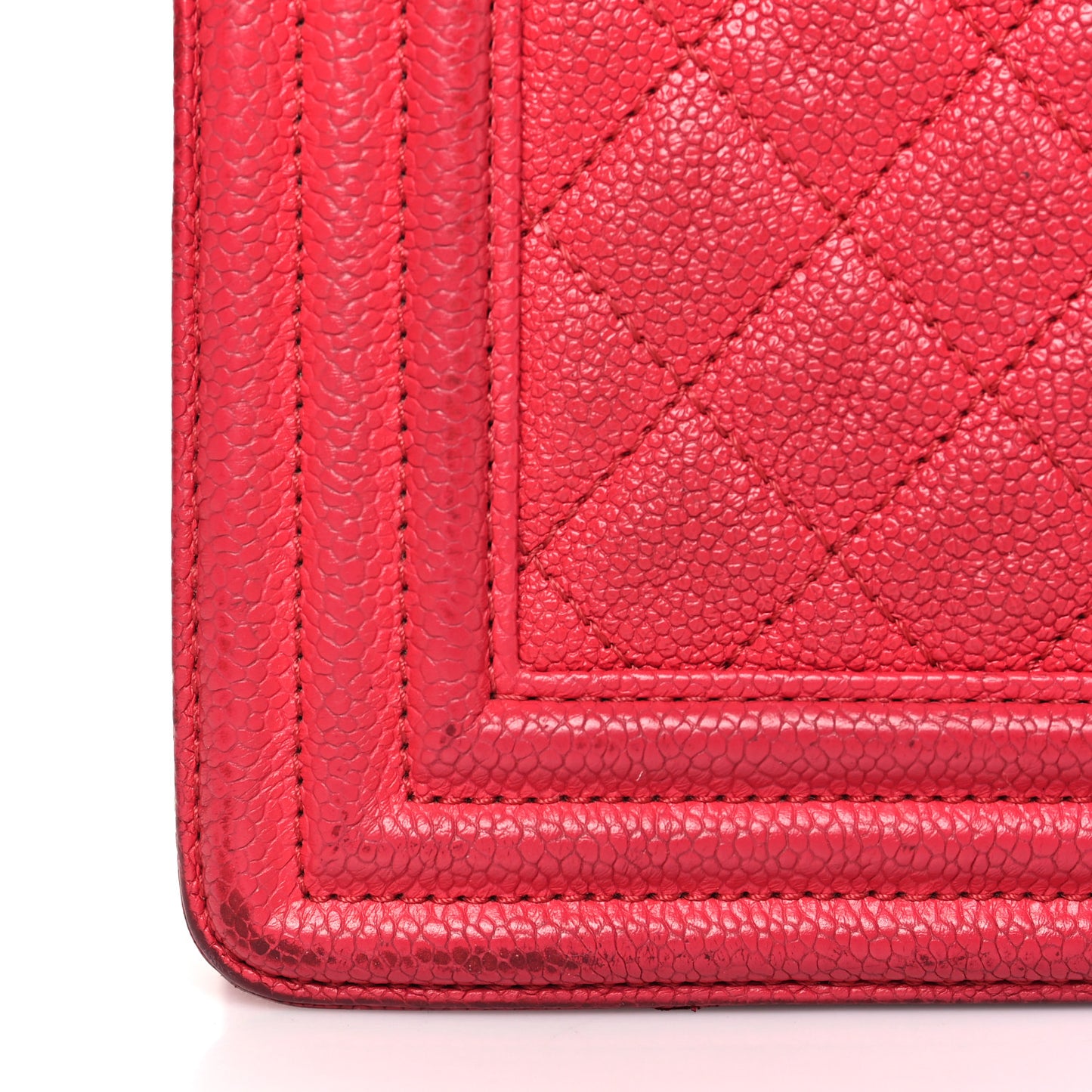 Caviar Quilted Medium Boy Flap Red
