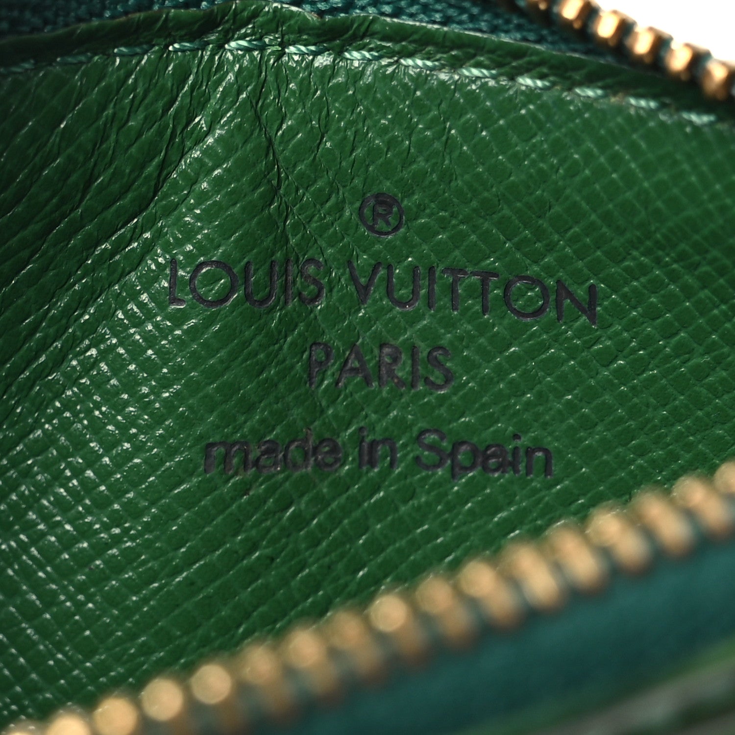 Louis Vuitton Epi Key Pouch Borneo 6 of 8