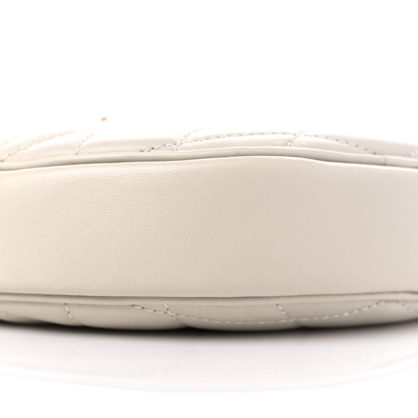 Lambskin Quilted Round Le Maillon Round Tassel Chain Crossbody Bag Crema Soft