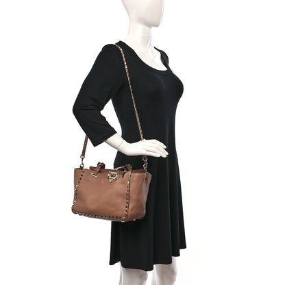 Valentino Garavani Grained Calfskin Small Rockstud Tote Skin Sorbet 2 of 18