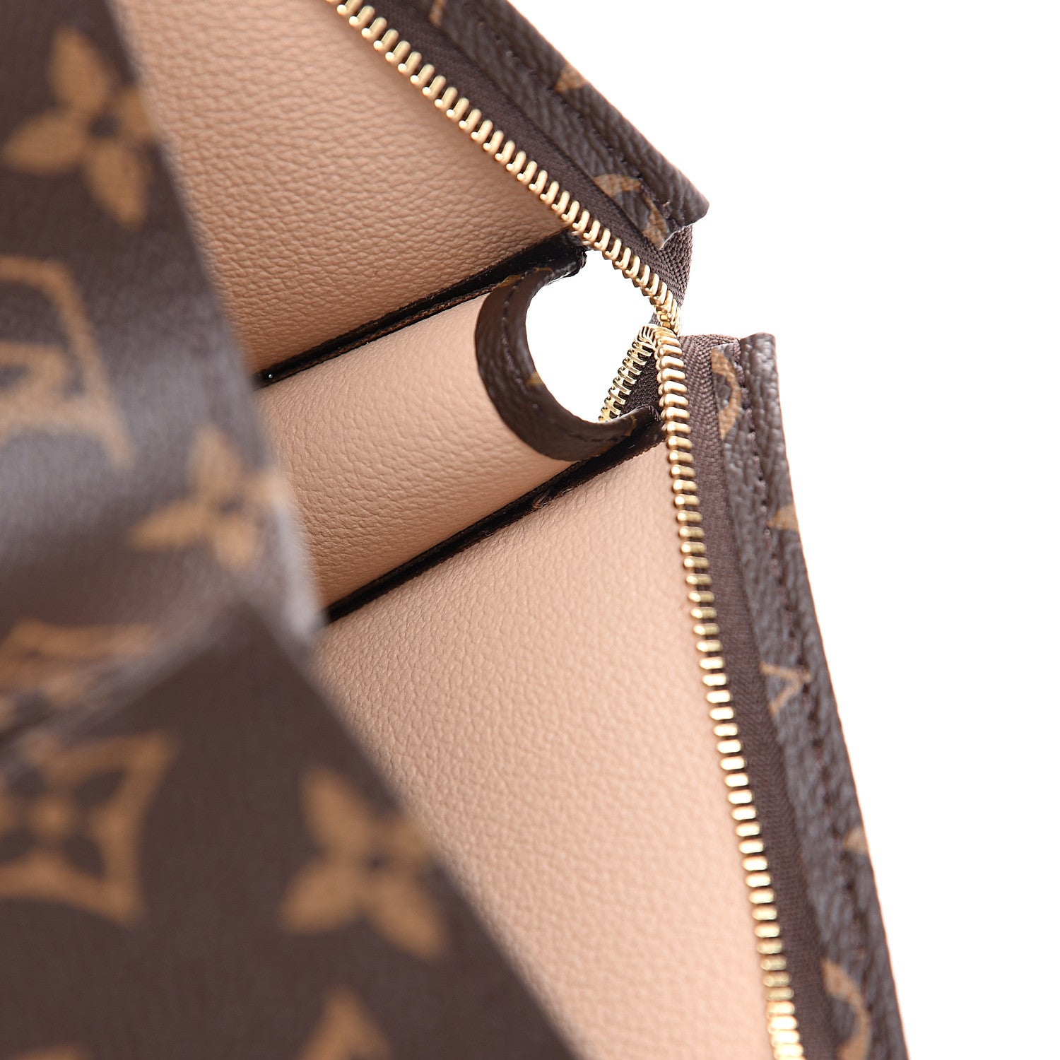 Louis Vuitton Monogram Toiletry Pouch 26 5 of 8
