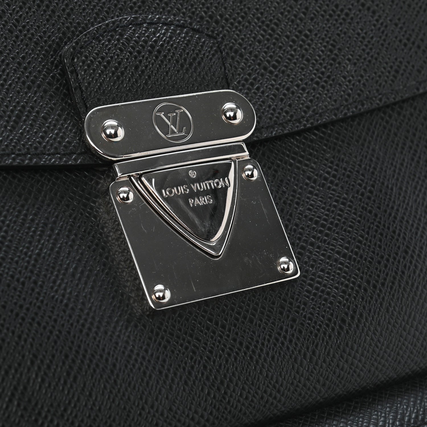 Louis Vuitton Taiga Pochette Belaia Ardoise 8 of 8