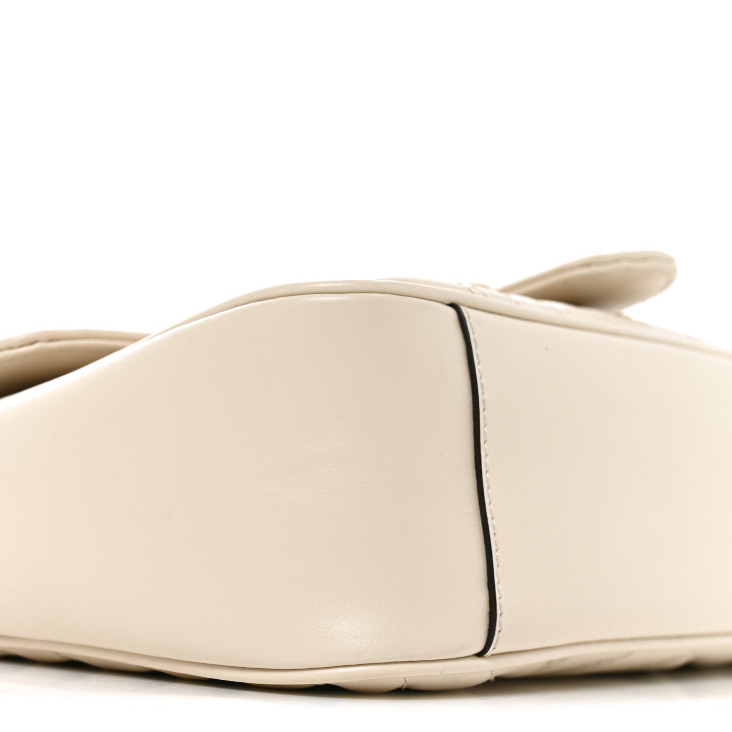Calfskin Matelasse Small GG Marmont Shoulder Bag White