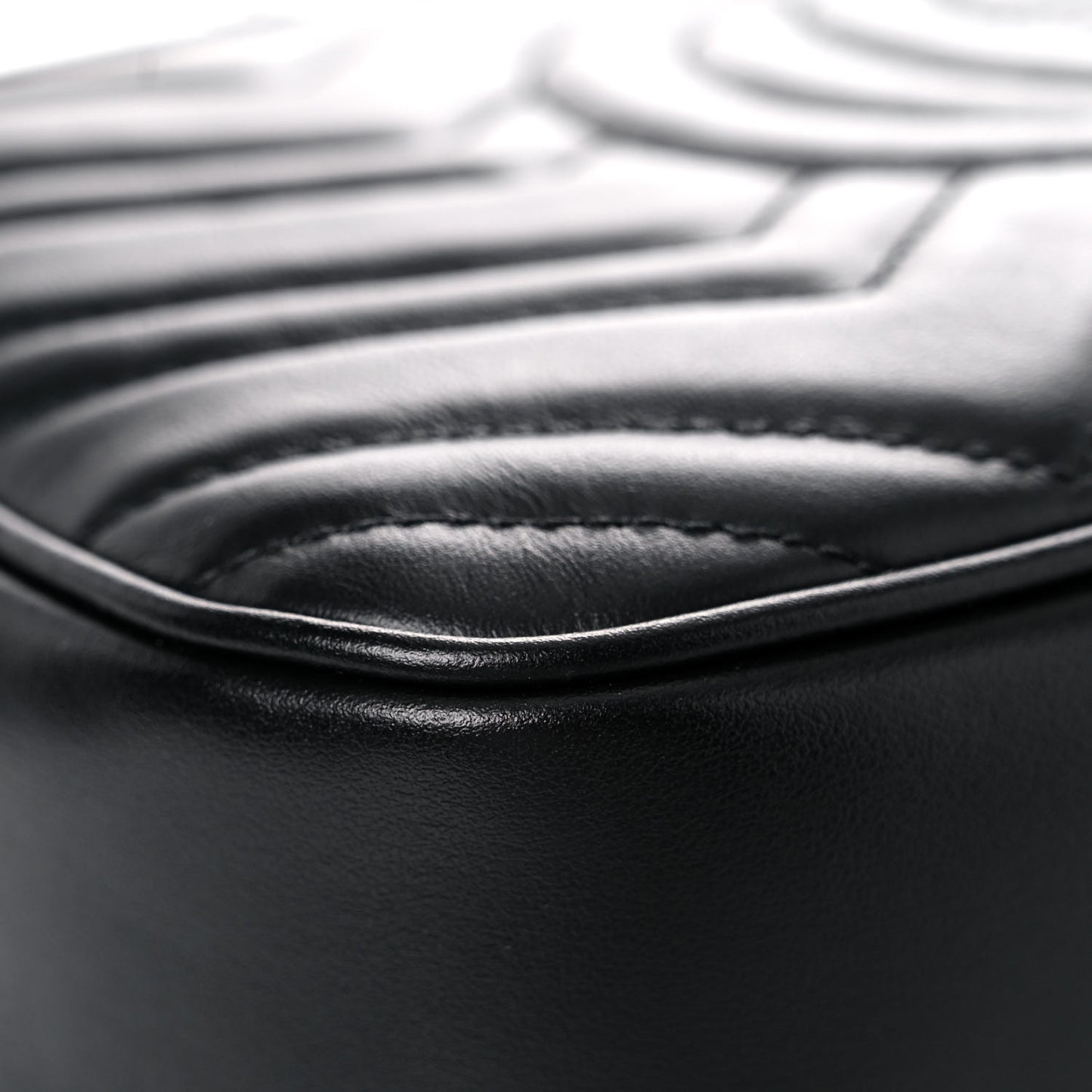 Calfskin Matelasse Small GG Marmont Chain Shoulder Bag Black