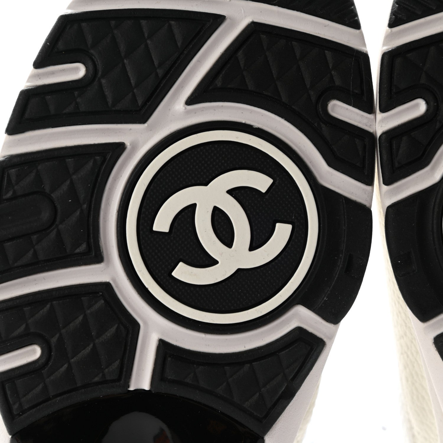 Chanel Mesh Suede Calfskin Grained Calfskin Mens CC Sneakers 43 White Black 10 of 10