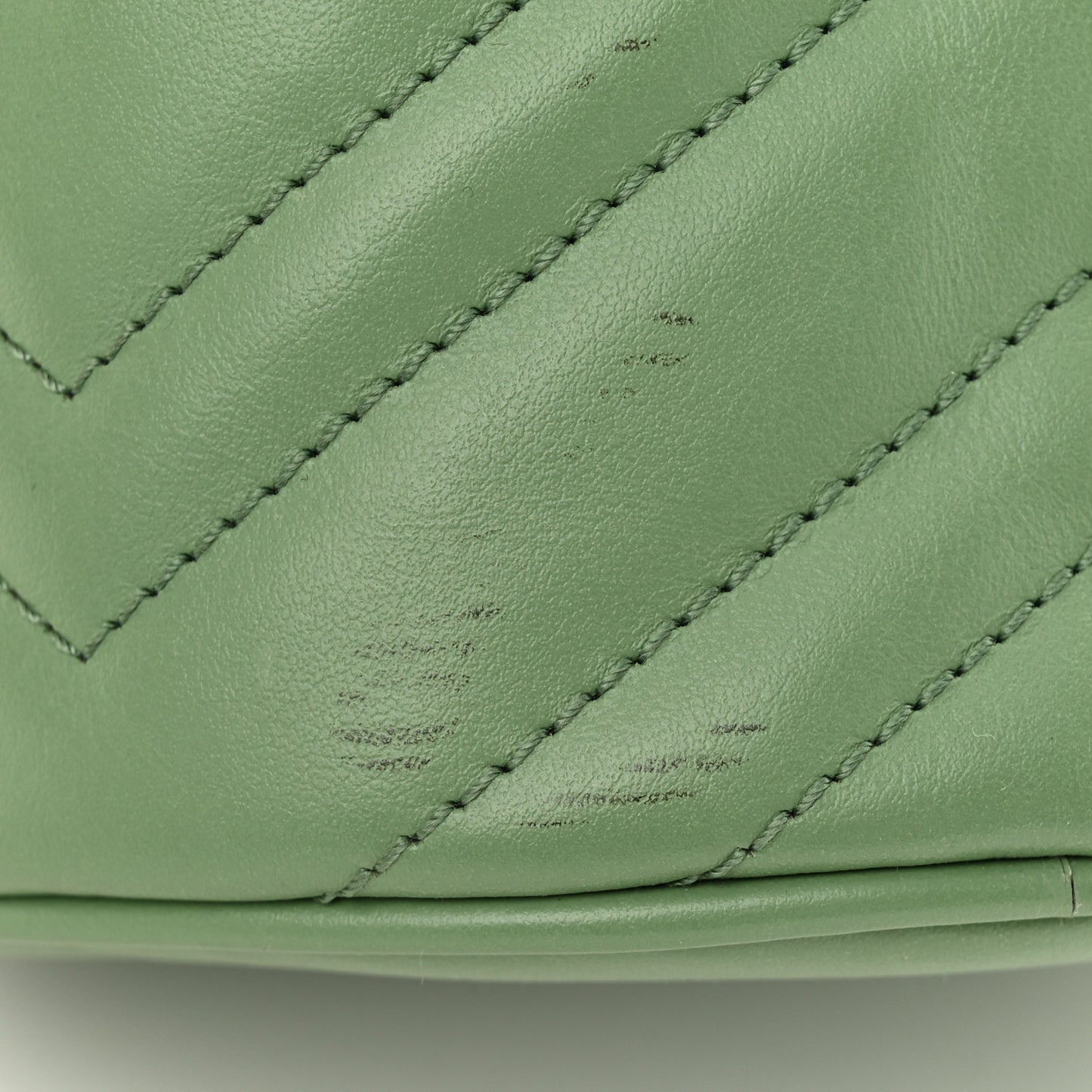 Calfskin Matelasse Chevron Mini GG Marmont 2.0 Bucket Bag Salamander Green