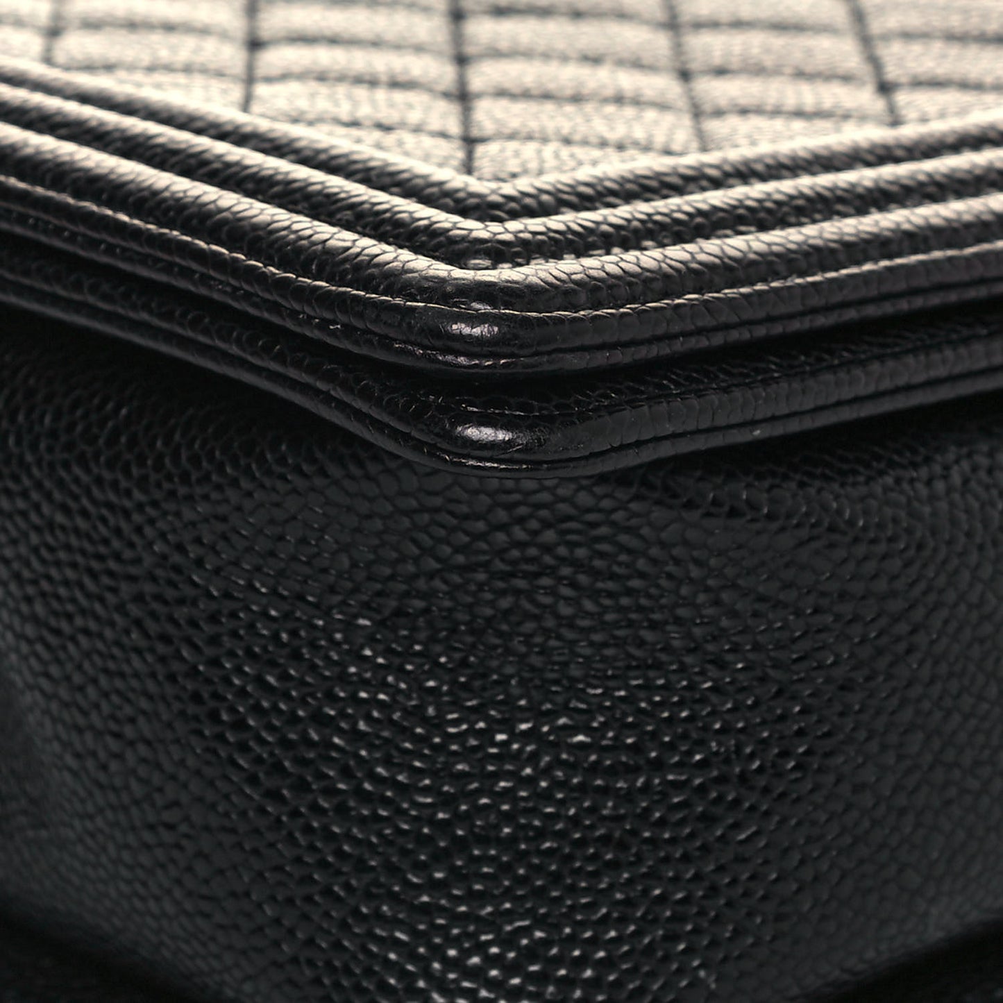 Caviar Quilted New Medium Boy Flap Black