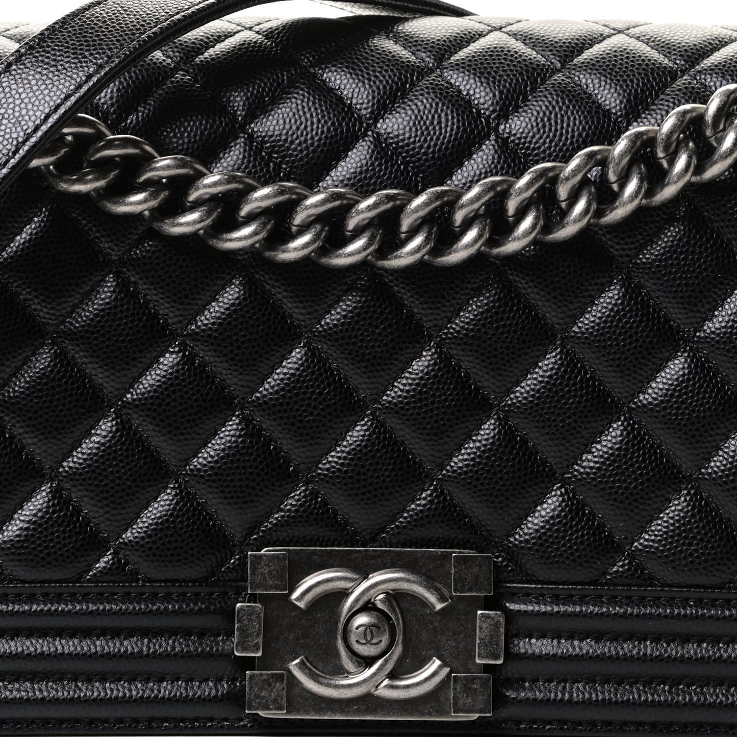 Caviar Quilted Medium Boy Flap Black