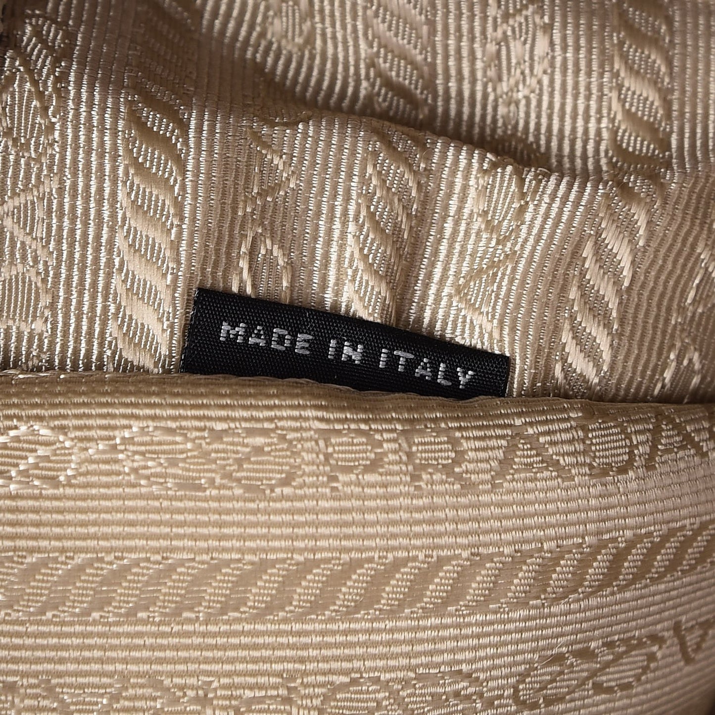Vitello Daino Shopping Tote Talco