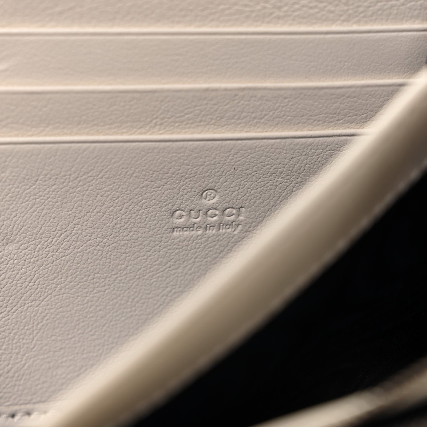Gucci Vintage Effect Calfskin Matelasse Diagonal Torchon GG Marmont Chain Wallet Mystic White Blue Agata 6 of 8
