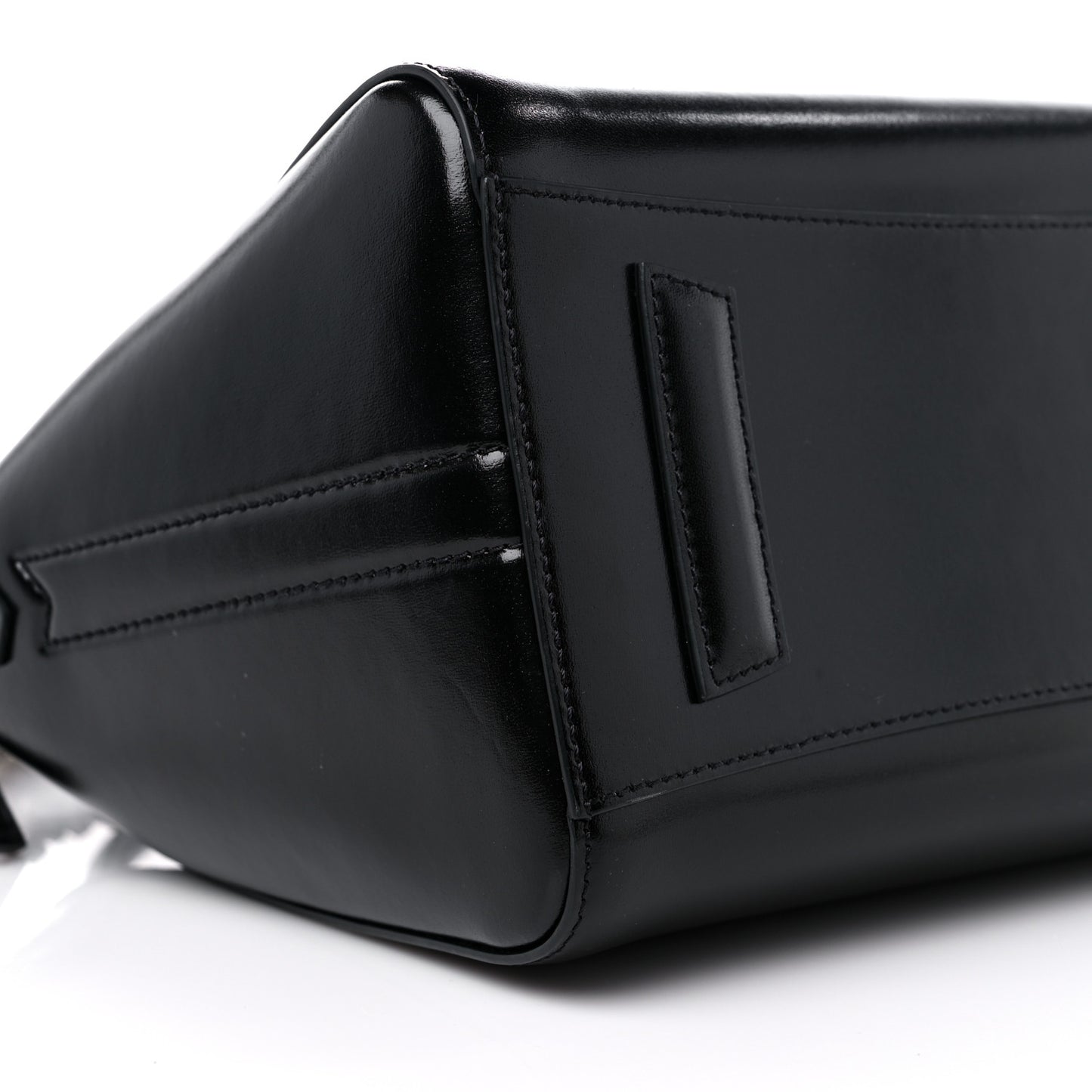 Shiny Lord Calfskin Small Antigona With Chain Black