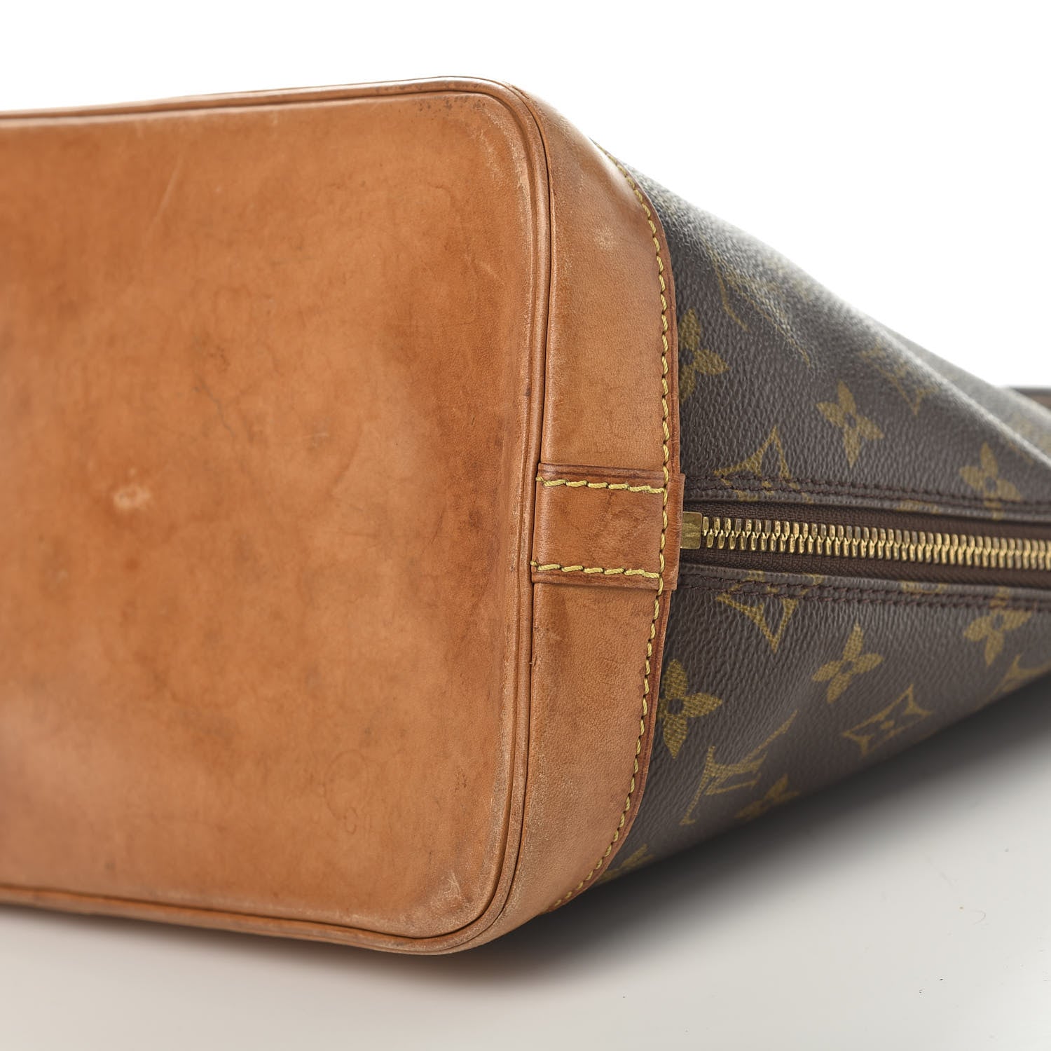 Louis Vuitton Monogram Alma PM 15 of 17