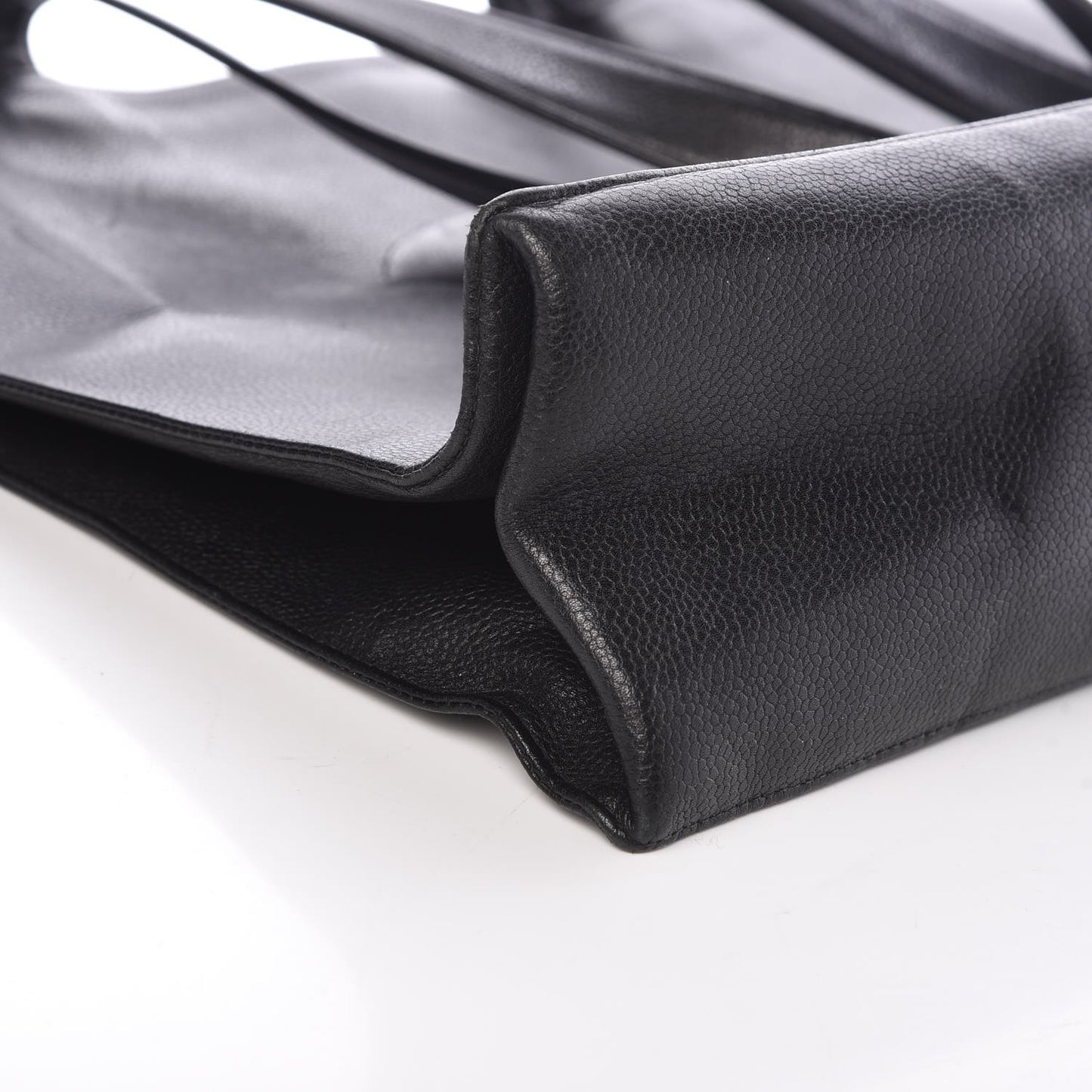 Caviar CC Tote Black