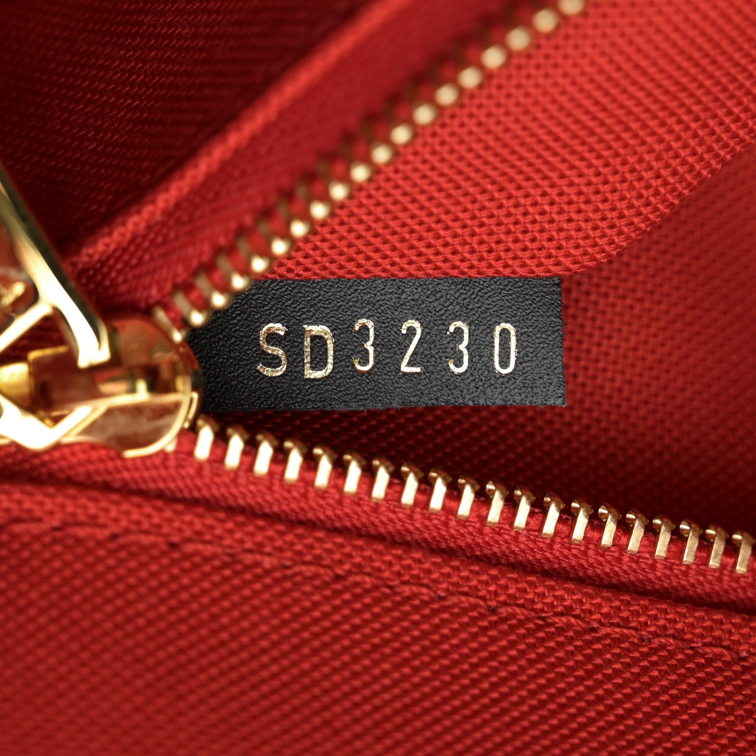 Louis Vuitton Reverse Monogram Giant Onthego MM 7 of 14