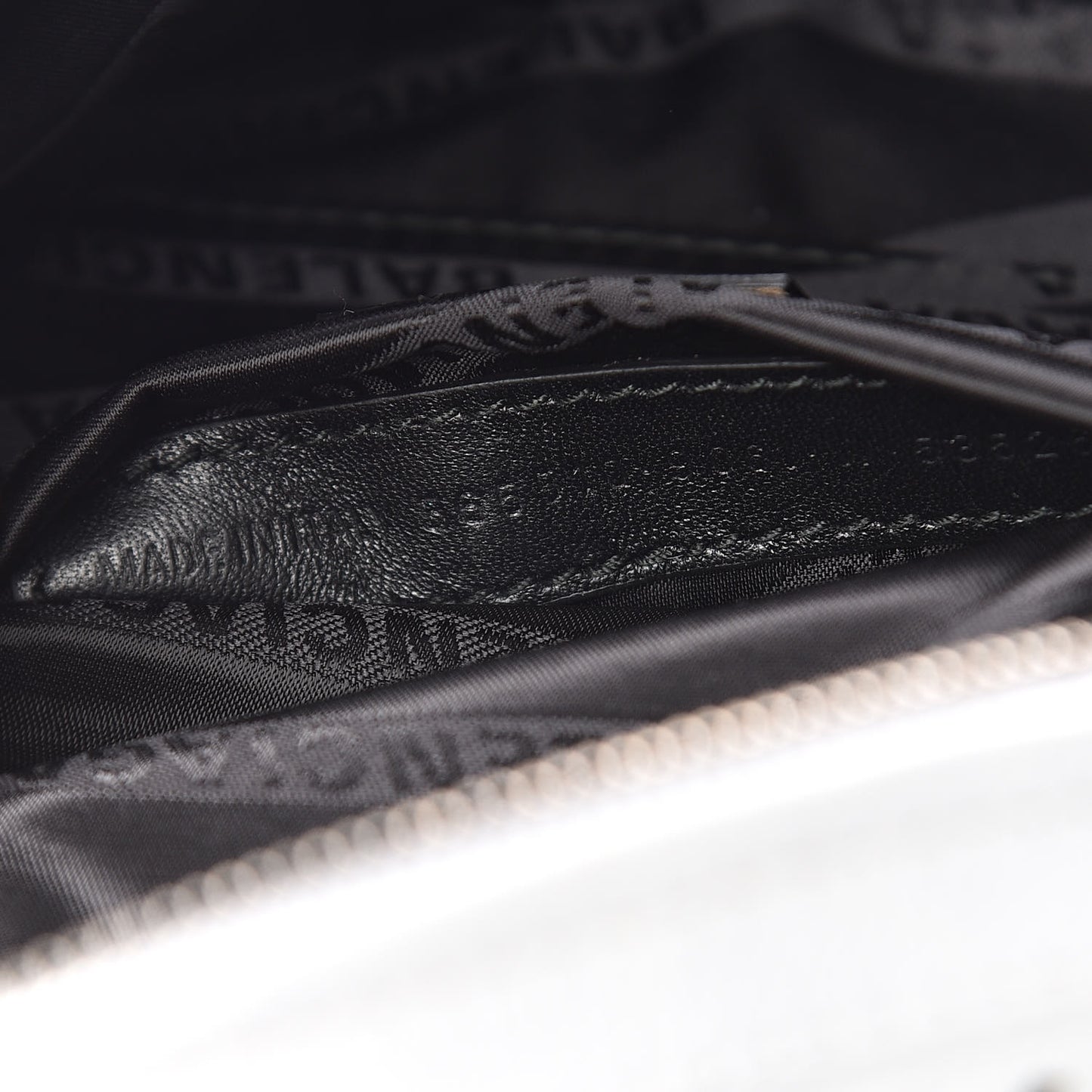 Agneau Arena Graffiti All Over XXS Souvenir Belt Bag White Multicolor