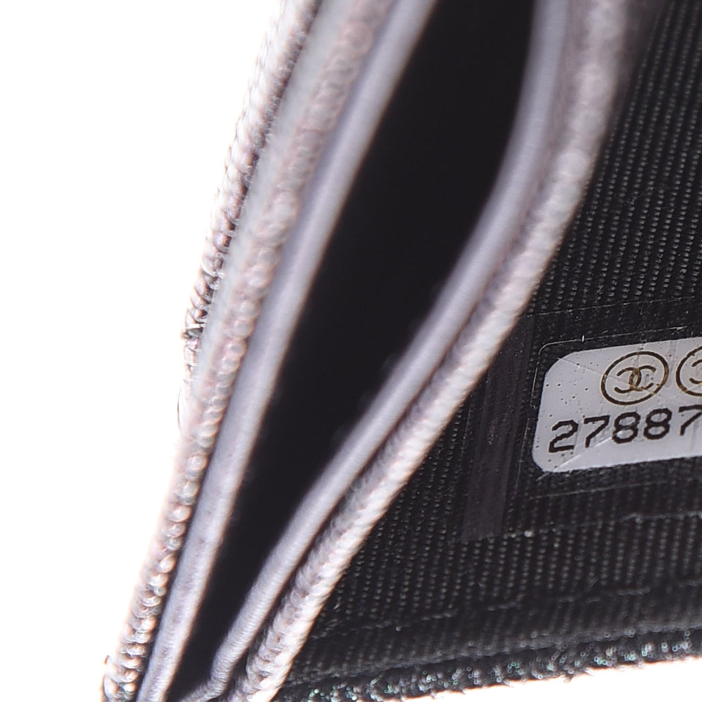 Iridescent Caviar Quilted Classic Strap Pouch Black