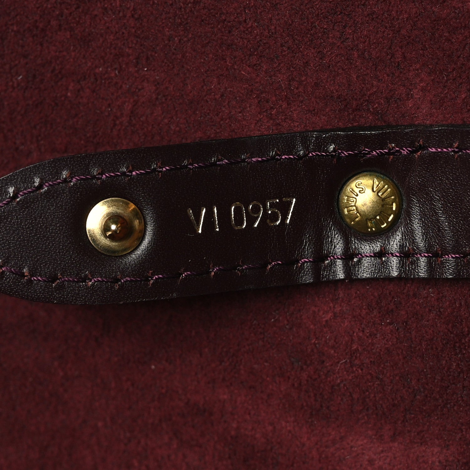 Louis Vuitton Taiga Helanga 1 Poche Acajou 7 of 11