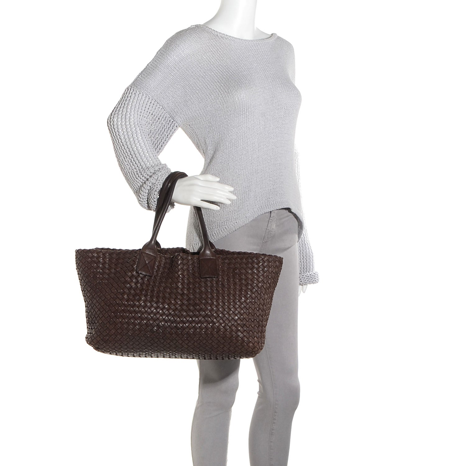 Bottega Veneta Nappa Intrecciato Medium Cabat Ebano 2 of 9