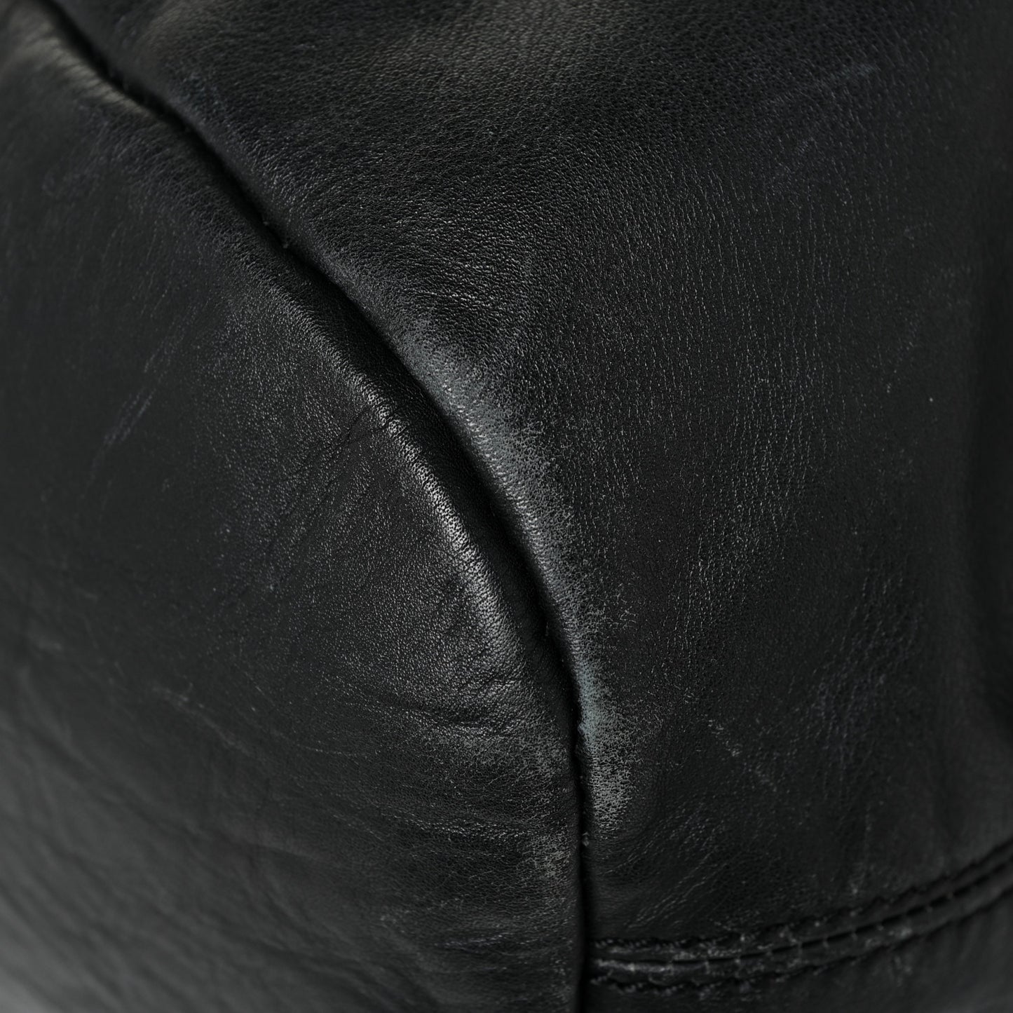 Lambskin Medium Nightingale Black