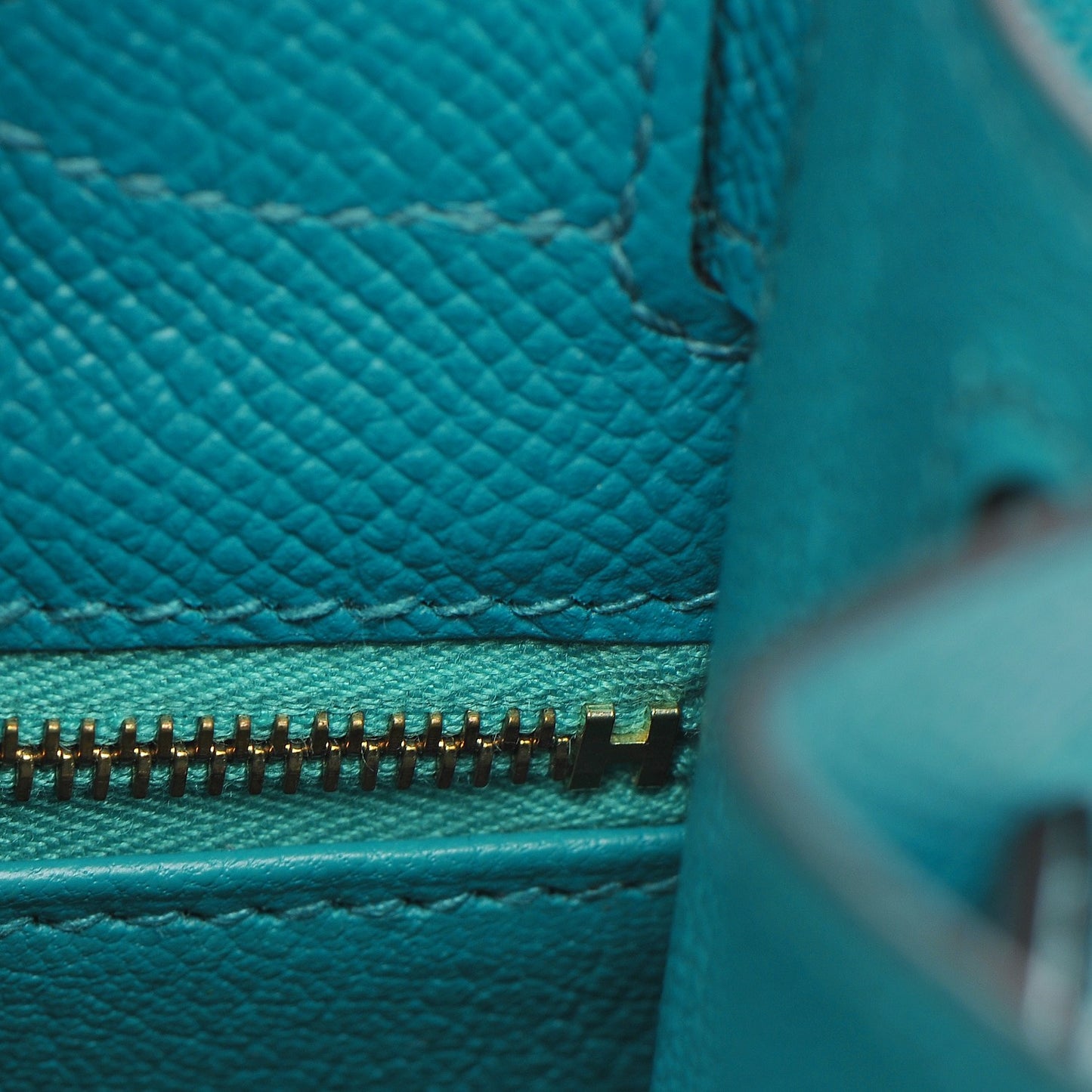Epsom Kelly Sellier 28 Bleu Paon