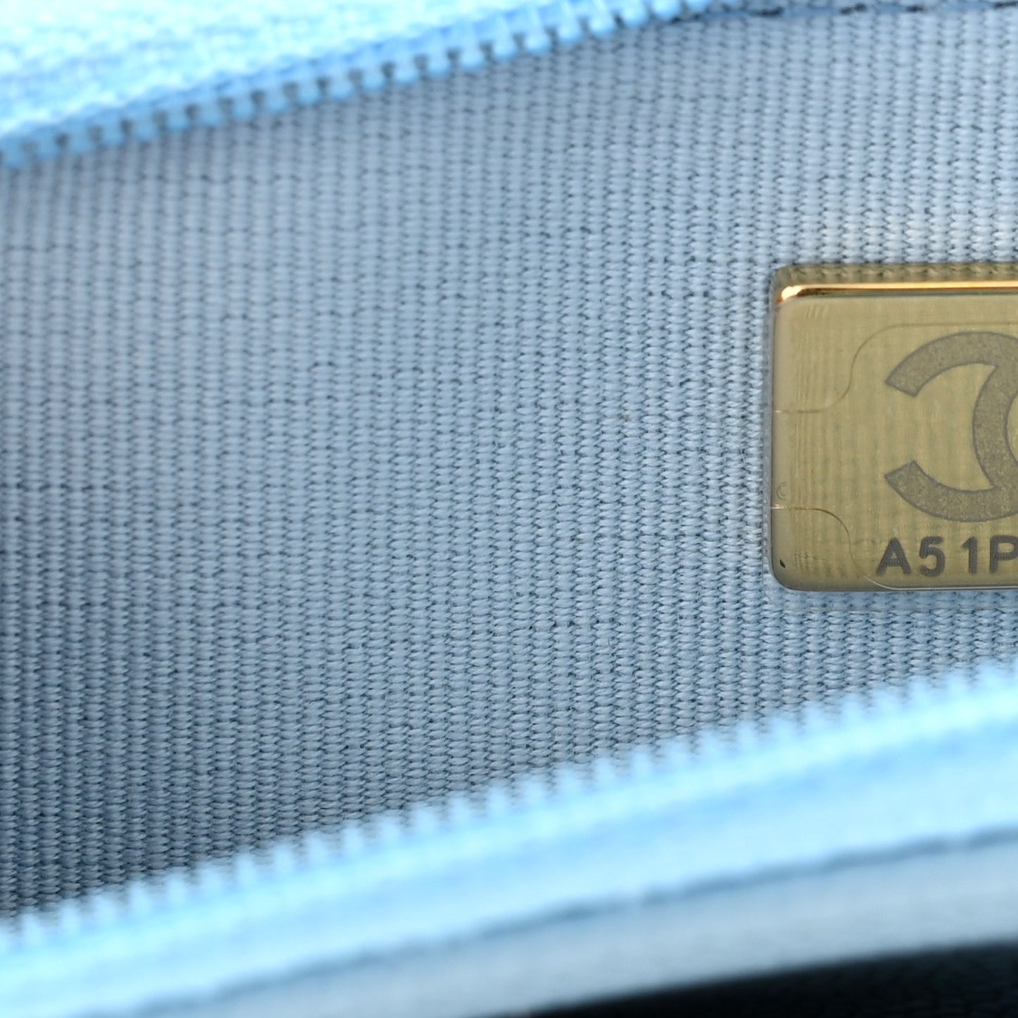 Caviar Quilted Crystal CC Wallet On Chain WOC Light Blue