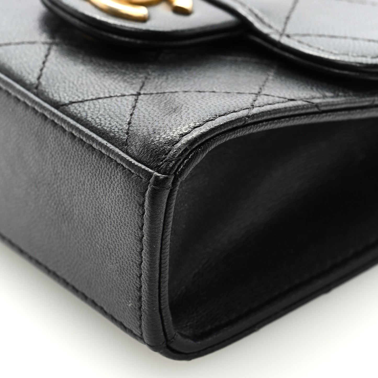 Goatskin Chic Pearls Clutch On Chain Black