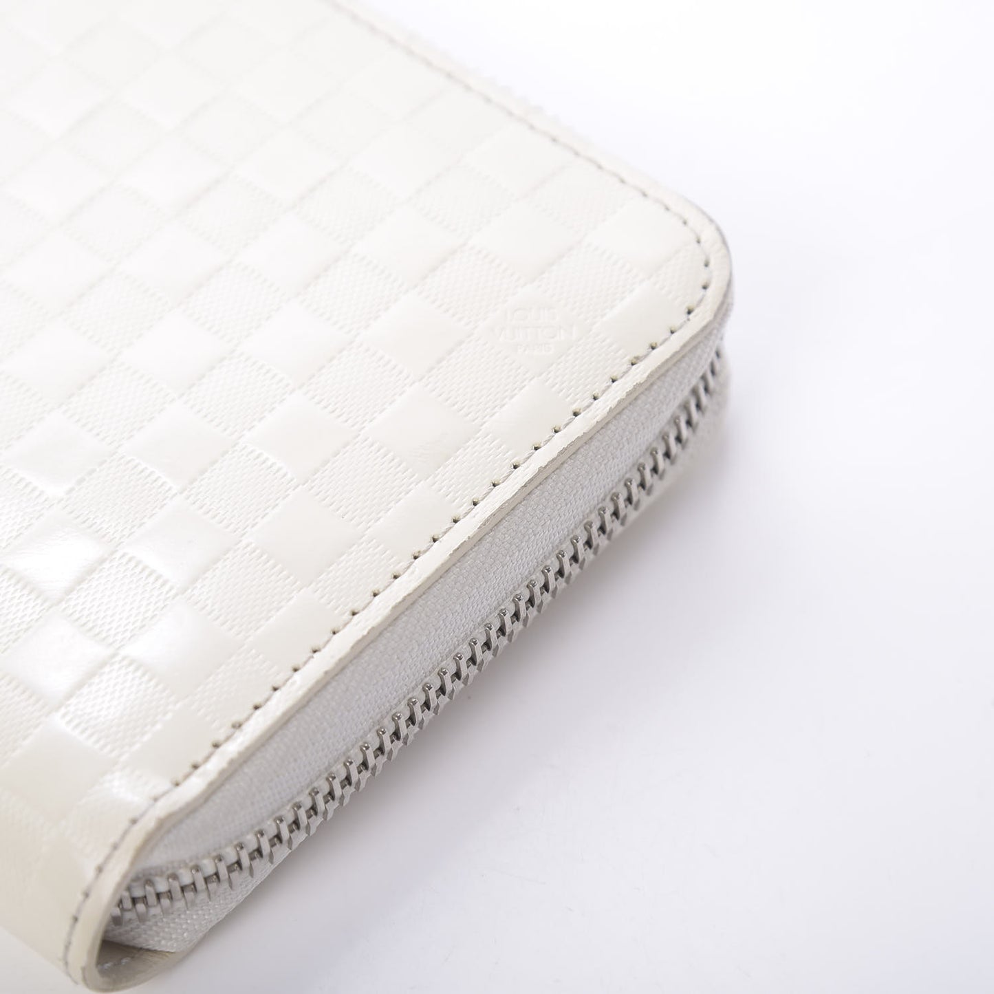 Shiny Calfskin Damier Facette Zippy Wallet Creme