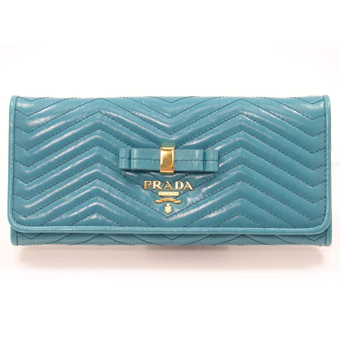 Vitello Antic Soft Metal Chevron Wallet Turchese
