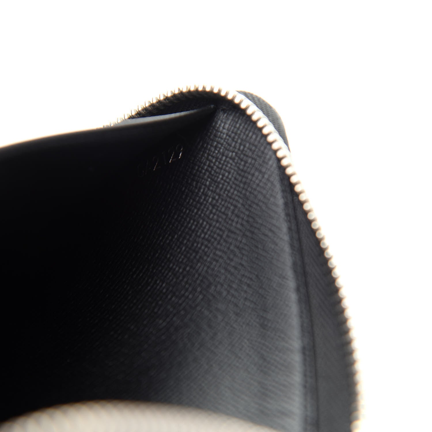 Louis Vuitton Taiga Zippy Organizer Wallet Black 7 of 8