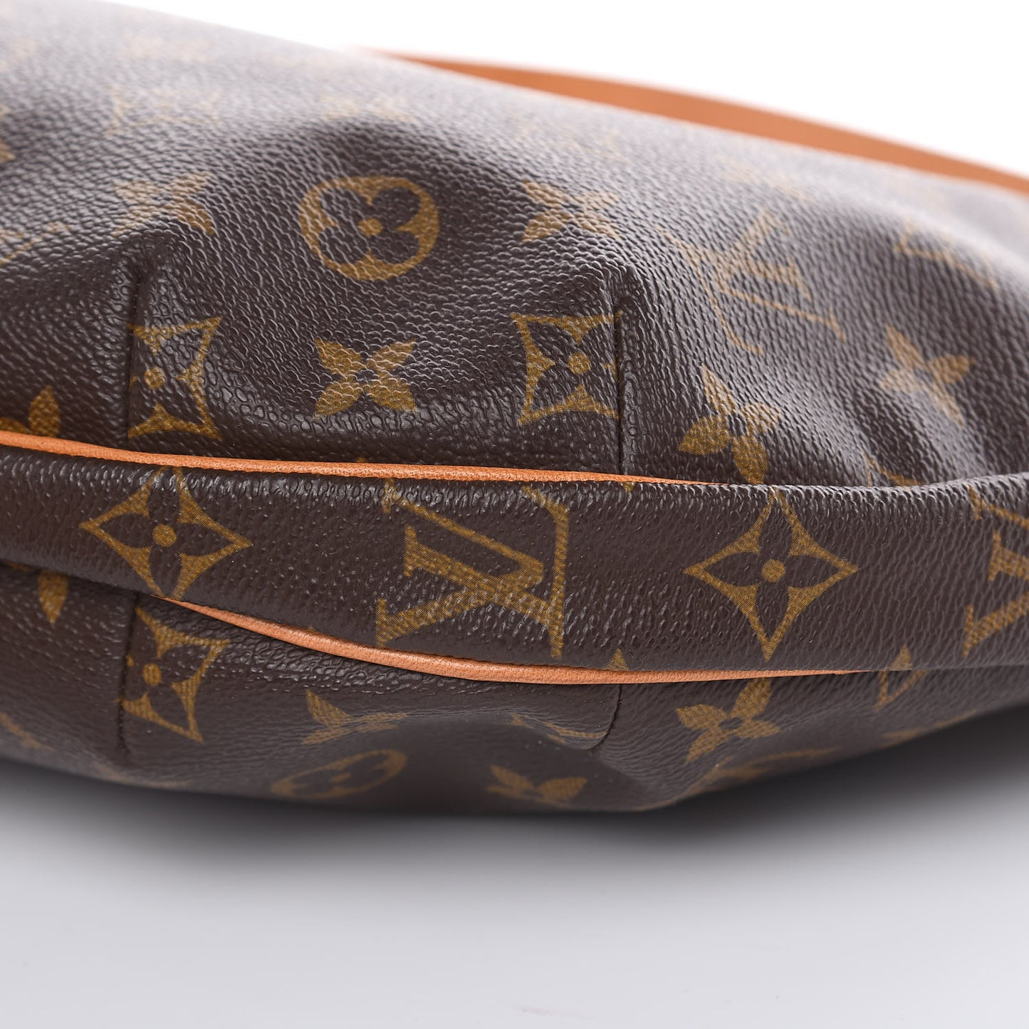 Monogram Croissant MM