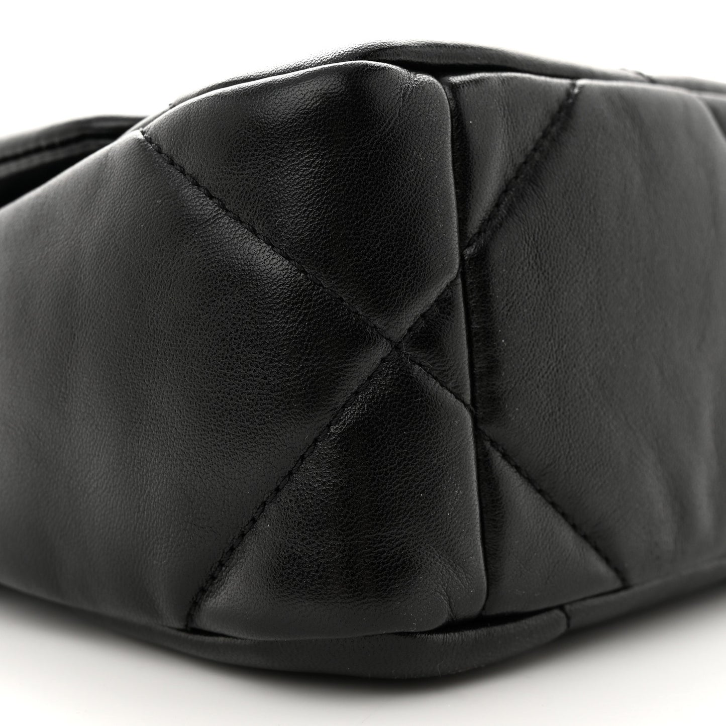 Lambskin Quilted Medium Chanel 19 Flap So Black
