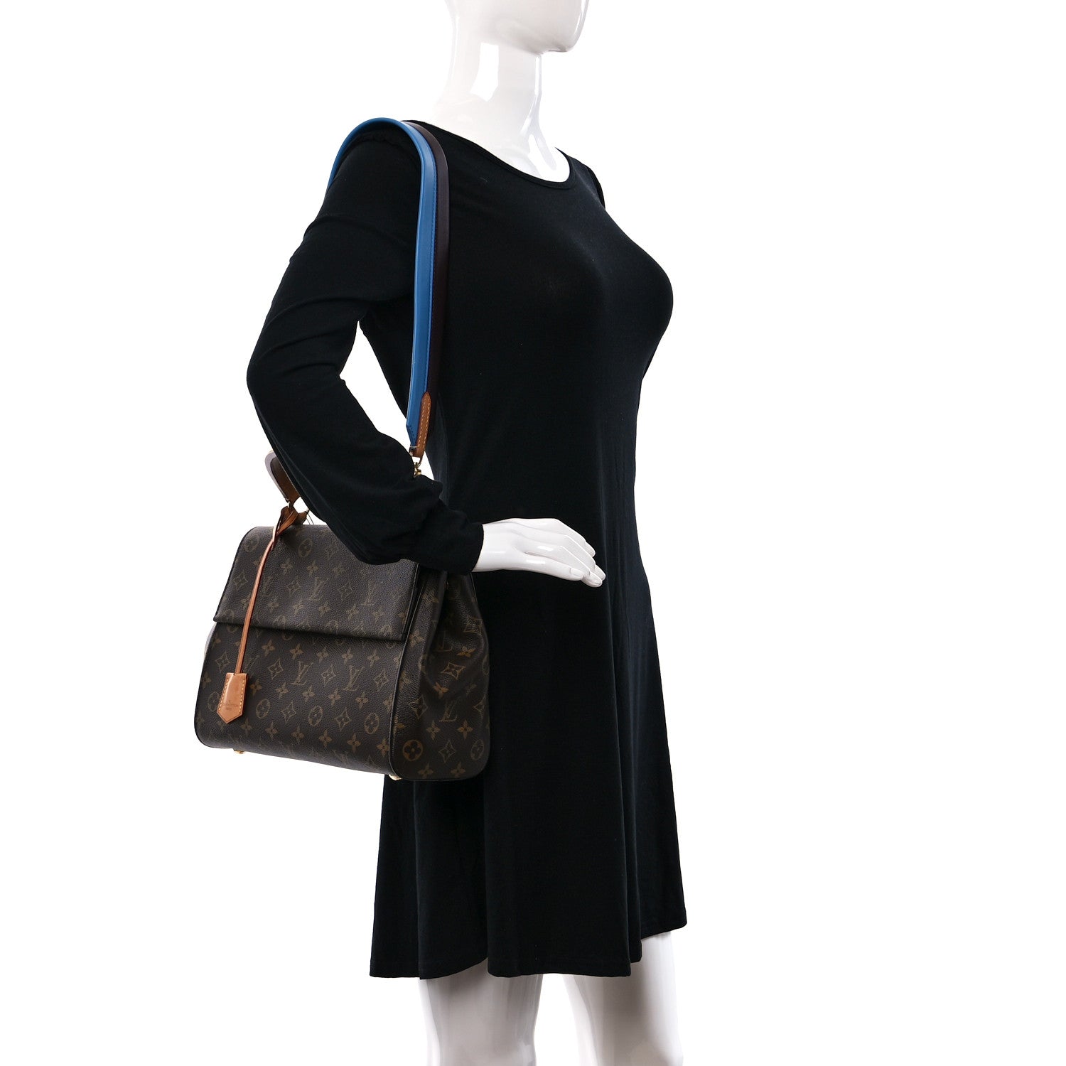 Louis Vuitton Monogram Cluny MM Blue Glacial 2 of 8