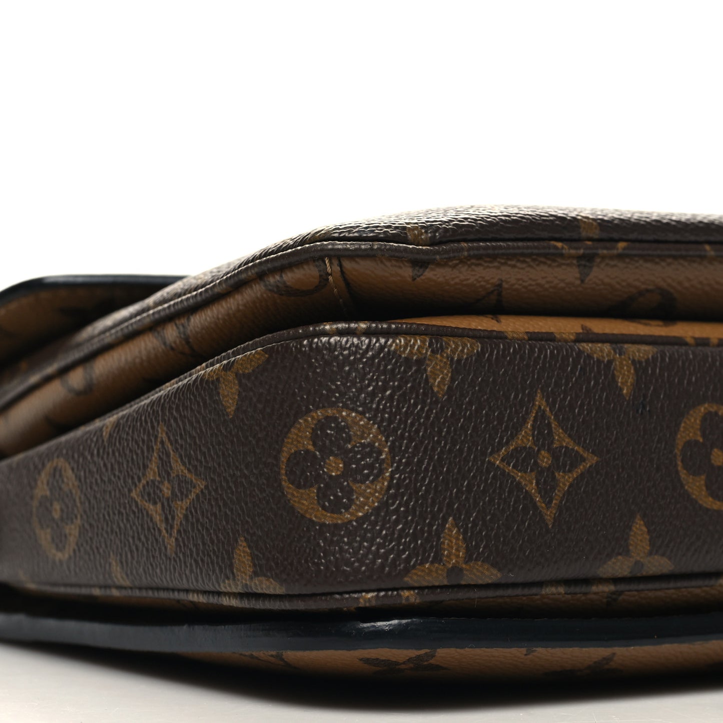 Reverse Monogram Pochette Metis