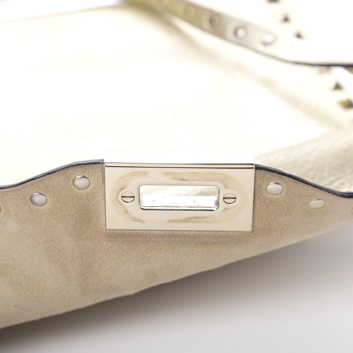 Metallic Pebbled Calfskin Medium Rockstud Flip Lock Crossbody Bag Platino