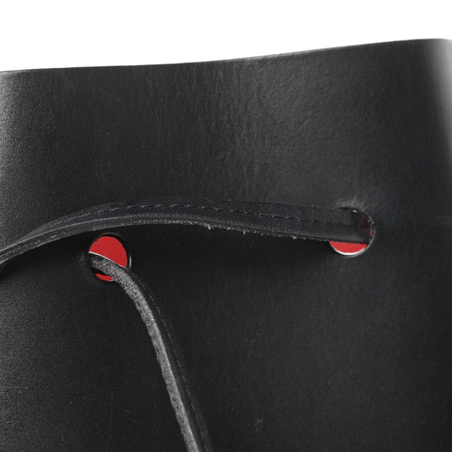 Vegetable Tanned Calfskin Bucket Bag Black Flamma