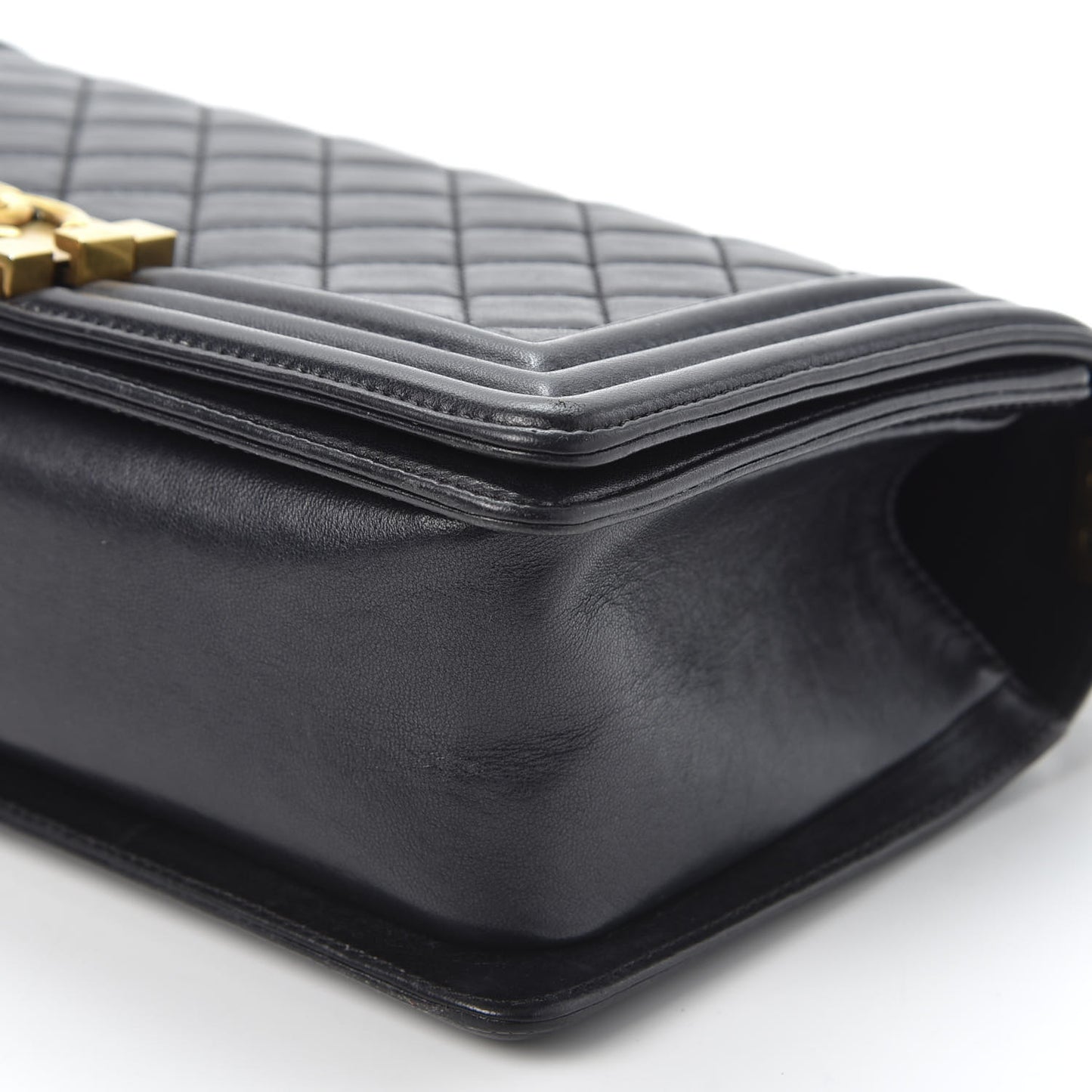 Lambskin Quilted Medium Boy Flap Pearly Black