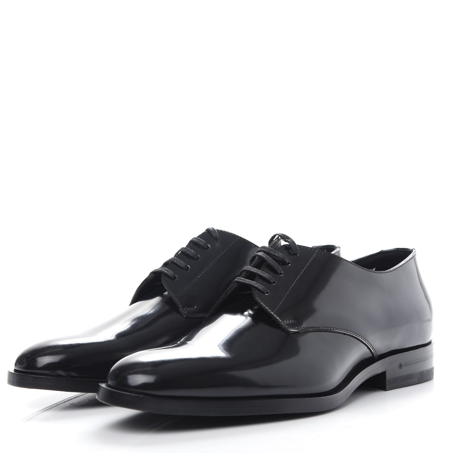 Patent Calfskin Montaigne 25 Uniform 39 Black