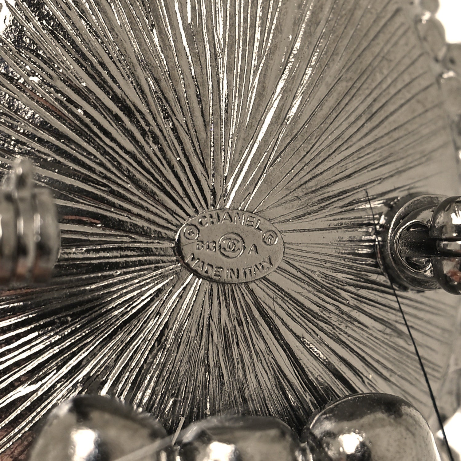 Chanel Feather Metal Crystal CC Brooch Ruthenium Grey 3 of 4