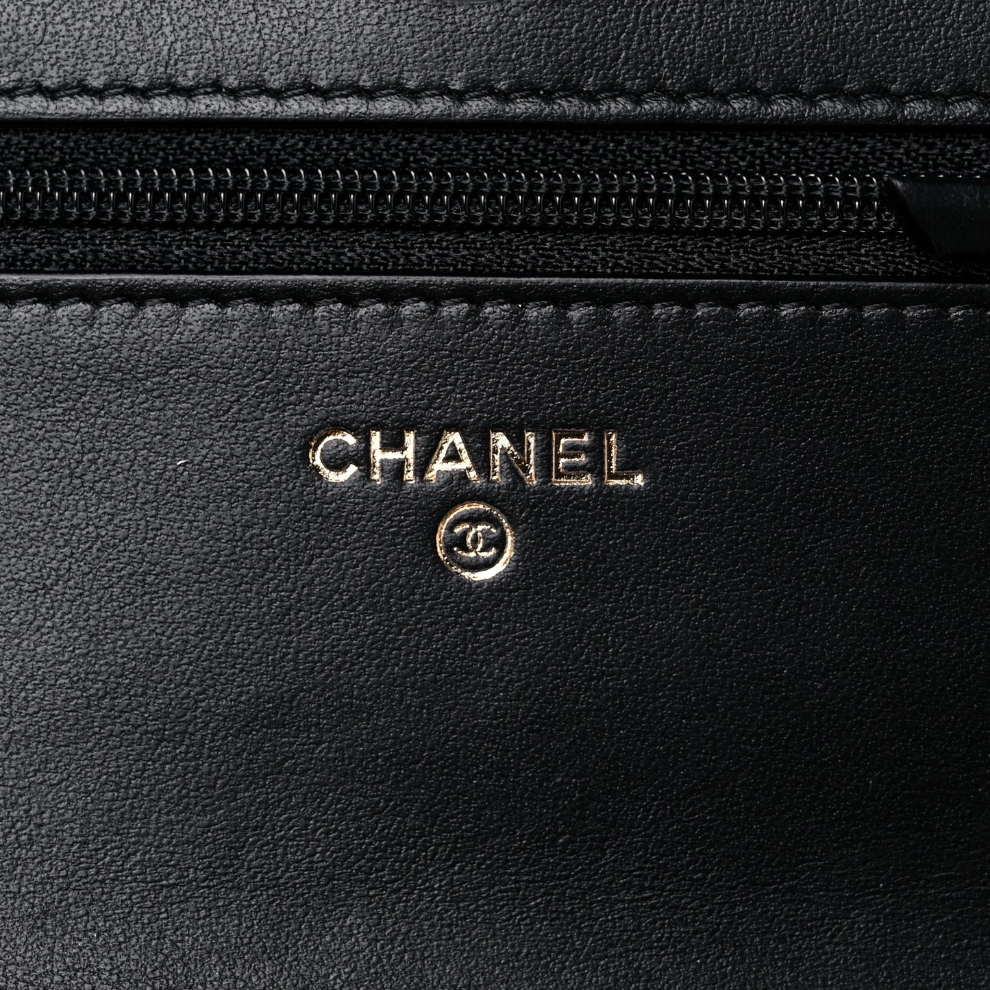 Shiny Caviar Quilted Pick Me Up Wallet On Chain WOC Black