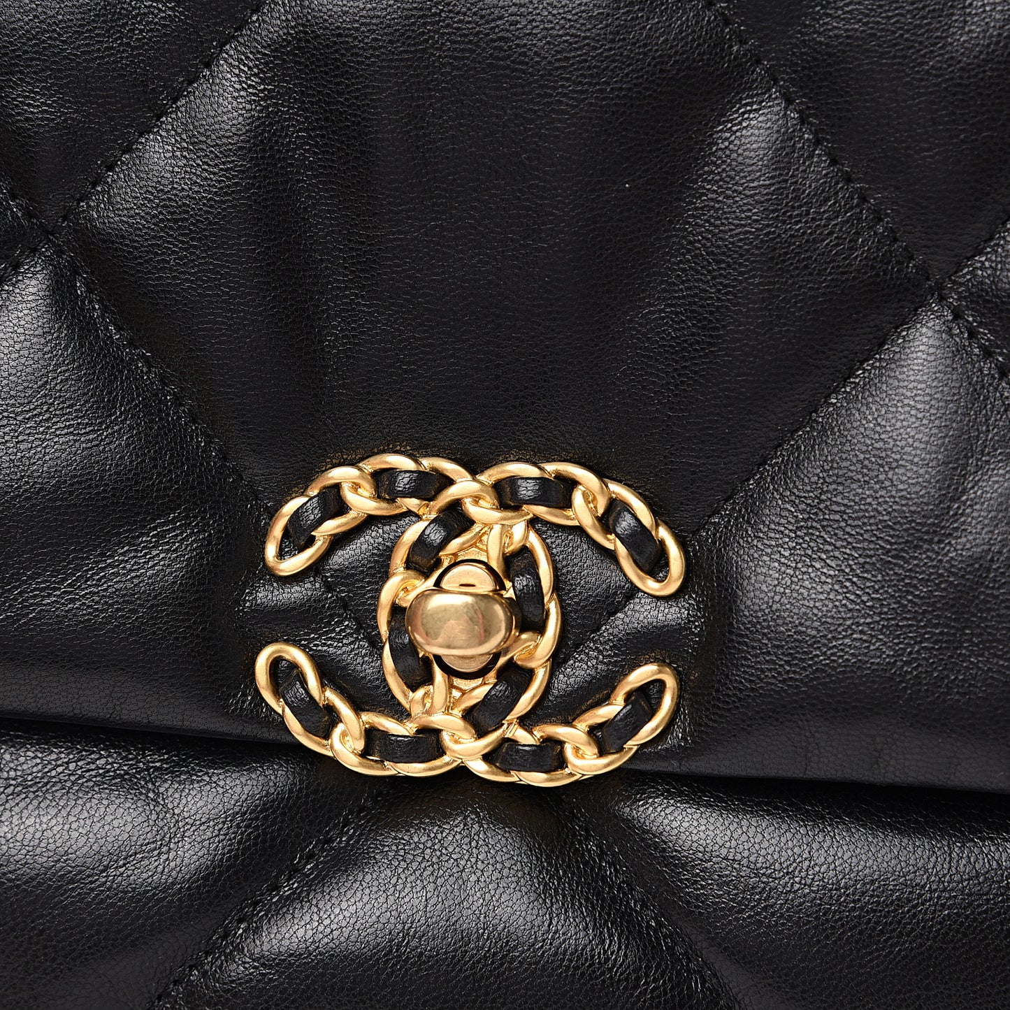 Lambskin Quilted Medium 19 Flap Black