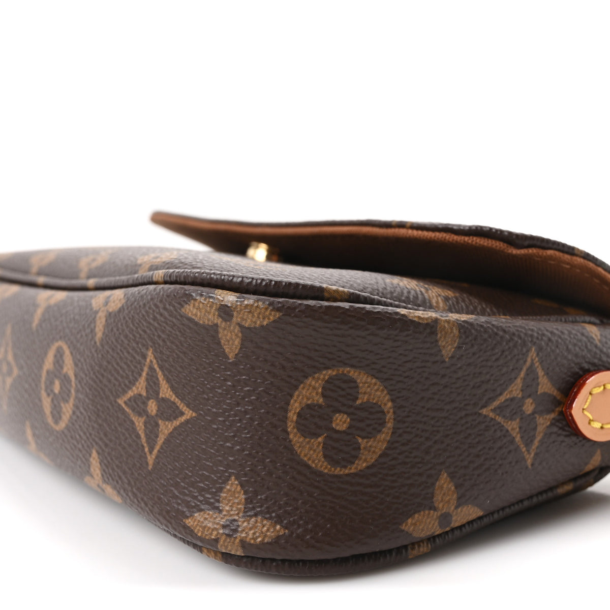 Monogram Ivy Wallet On Chain