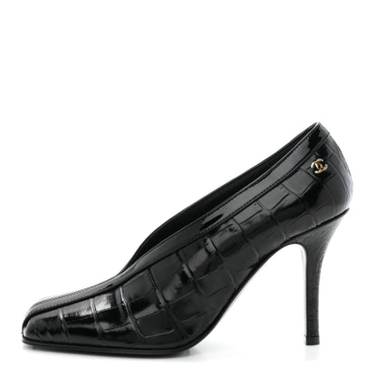 Chanel Crocodile Embossed Patent Calfskin Pumps 38.5 Black 1 of 10